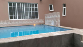 Casa 4 dormitorios + piscina